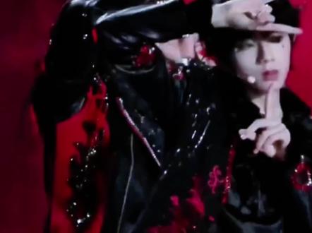 这致命的爱火🔥
TF新年音乐会王橹杰美杜莎直拍
#王橹杰 #TF四代 #新年音乐会tf家族 #美杜莎 #直拍