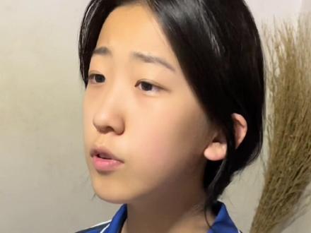 小小年纪就懂得为人处事@人家有伞我有大头