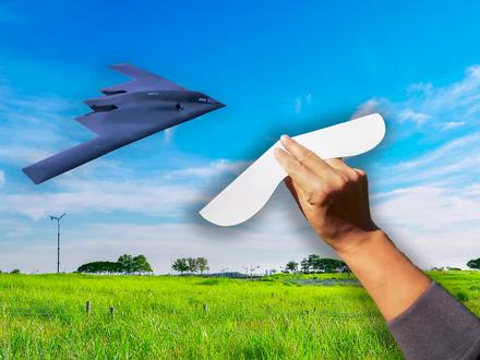 飞翼回旋!没有垂直尾翼的B2轰炸机是怎么转弯的 #纸飞机 #手工折纸 #回旋纸飞机