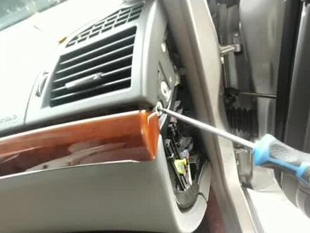 06年奔驰s350中控拆卸面板分享#汽车导航#奔驰@DOU+小助手