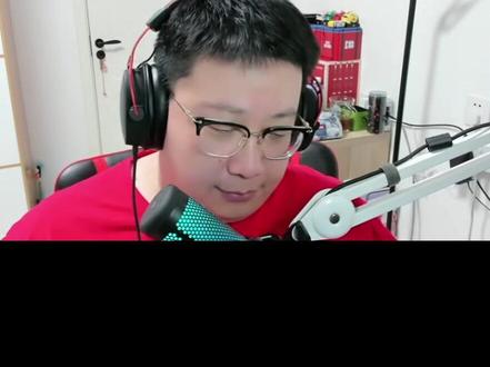 师徒四排给胖森干emo了,下播冷静后复播,在最后下播之前的聊天内容,解释了下播冷静的原因,夸奖了爱国和大能的直播天赋,也回应了个别粉丝拿胖森和大司马相比,也是好起来了 @电竞讲师胖森 #pubg #pubg鸡斯卡2026 #pubg新年新春新愿景 #pubg春晚节目大征集 #pubg龙马启新 ###胖森战神杯 ###胖森直播日常 ###大司马