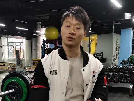 #斗腕张迎春 生活应该是多姿多彩的#斗腕 #卧推