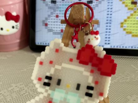 谁还在慢吞吞拼豆豆?平板+豆板的神仙组合,照着格子怼就完事,几分钟搞定一个小图案,懒人速拼法快码住!女朋友实测!无敌好用!#拼豆#退伍创业日记 #上热门