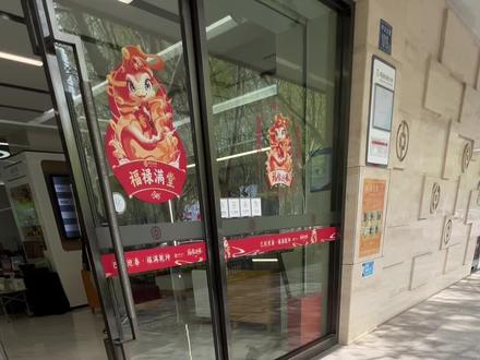 当柴犬遇到边牧 #柴犬#我镜头下的小狗 #狗狗肢体语言