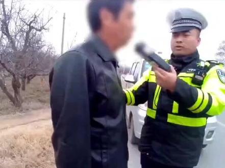 安徽砀山,男子中午喝了一两白酒,午休后以为没事,开车上路仍被出醉驾