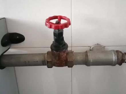 自来水管总阀失灵怎么办?水电工教你一招能用10年,原来这么简单
