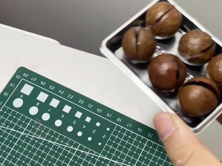 吃完的夏威夷果别扔!可以把它做成mini椰子🥥
#手工 #手工diy #微缩场景 #夏威夷果壳手工 #二次元