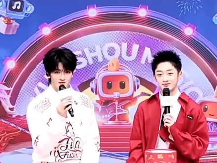 #邓佳鑫 @邓佳鑫 最考验“唱功”的无伴奏演唱😄合集❤️请永远相信邓佳鑫的唱歌🎤🎤一级棒!!👍🏻👍🏻好听~
#邓佳鑫三代第一vocal #邓佳鑫05后实力唱将 #邓佳鑫年度潜力歌手 #邓佳鑫是时代峰峻给内娱输送的优质艺人