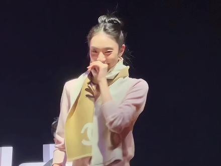 我不允许你们还没看过唐寅和九娘转扇子🪭
哈哈哈哈哈
#舞剧垂虹别意唐寅
#徐柘
#陈炳睿