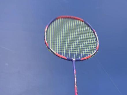 胜利极速12f樱花刀 会发光的羽毛球拍 斩男斩女爱了爱了🥰🥰🥰#羽拍 #喂打球吗 #球拍