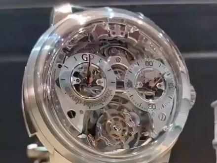 这已经不是手表了,纯粹是个工艺品,售价42万美元的三问陀飞轮