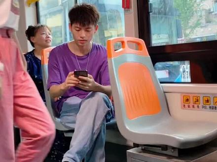 明明是妈妈催我找媳妇的,可妈妈为啥骂我没出息