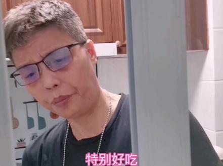 给你们看看真实的小凉多磨人😅#狼爷和小凉 #情侣 #日常 #生活