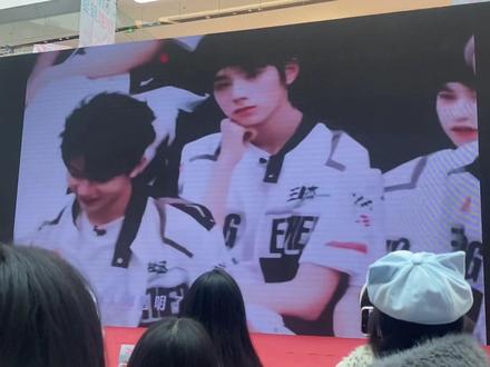 回看还是低语哀泣
记不清说了多少遍 不要 🥀不哭 🥀
乖 不怕了 我们来日方长🩵🩷 #爱久见人心 271199💫#橹穆 #养成系