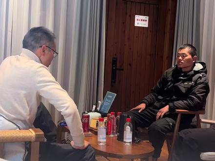 龙宝宝和荒野幼儿园王园长@老六荒野七星山·骆驼杯 @老六荒野院长(张家界七星山骆驼杯) @老六荒野求生基地王大励(七星山) @乡乡嘴官方旗舰店