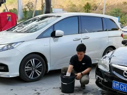 自己在家洗车还可以这样打泡沫,真好用😁#汽车美容 #洗车 #抖音小助手 #汽车 #mer曼尼诺