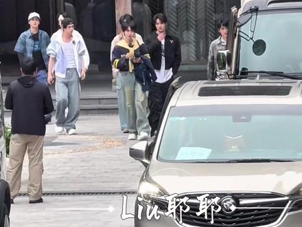 也是让我狙到你们了#路透 #时代少年团 #张家界 #西游2