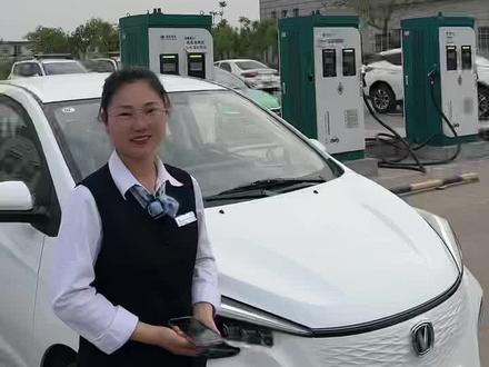 #长安奔奔e-star #神操作 #汽车知识科普 #辣就是我 新能源电池车如何充电?美女车主全程讲解