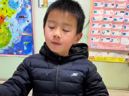 痴迷地铁的娃画南京地铁#南京地铁 #日常陪娃 #记录孩子的点点滴滴