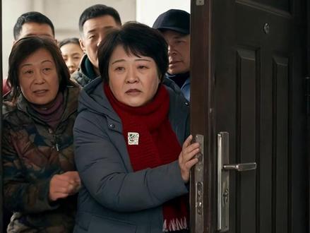 一笑泯恩仇短剧,地暖关了邻居后续大结局,我是顶楼住户为了舒服 #一笑泯恩仇 #因为一个片段看了整部剧 #好剧推荐下集更精彩 #新剧来袭 #动漫