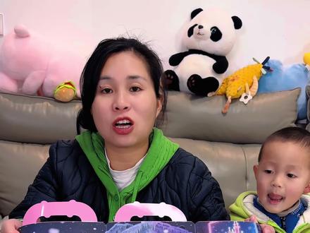 孩子喜欢的疯狂动物城出果冻贴安静书了,贴纸QQ弹弹的,玩起来太解压了#疯狂动物城#安静书#果冻贴安静书#果冻贴纸