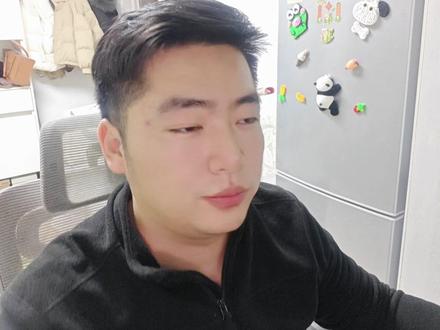 吞噬星空207集,罗峰与吠境王交锋后也只是衣角微脏,遇到座上客以后境界啥的感觉被遗忘了,还是更喜欢地球篇境界战力等级森严的时候,战斗带来的极致的紧张和压迫感 ##吞噬星空##动漫##国漫