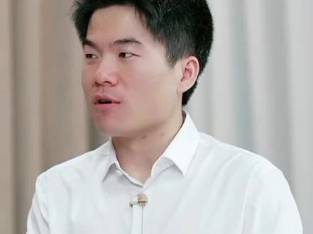 笑不活了!余华聊早年上班,十点了单位还没人,董宇辉神补刀:一看这单位,就来对了!#文字的力量 #余华搞笑采访 #余华原声我先用了 #余华活着 #余华语录
