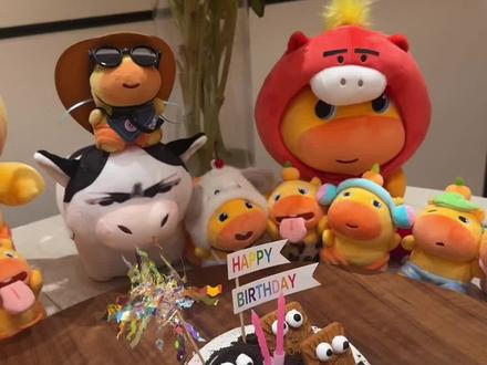 今天噜之父给小寿星过生日啦~ #水豚噜噜