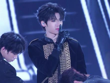 装逼装逼我装逼🤫#张峻豪#张峻豪进行曲