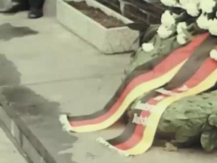 德国前总理震惊世界的“华沙之跪”:一个人跪下,一个国家站了起来