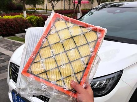 林肯车型的空气空调滤芯!自己动手简简单单几步搞定,轻松省下一箱油钱,新滤芯能有效过滤空气中的灰尘异物异味等,保障发动机工作效率和空调制冷效果,建议车友们定期更换#林肯 #空调滤芯#空气滤芯 #汽车用品 #汽车好物