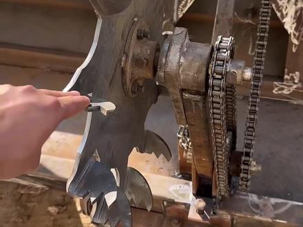 老巴用祖传液压机压出漂移犁地的齿轮,手艺顶呱呱噻 #热点 #手工 #液压机 #减压 #抖音合集升级计划