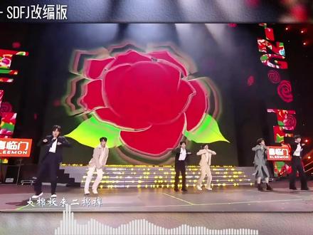 时代峰峻的风,又吹回到了K-pop,jennie和lisa都没敢翻唱的歌,时代峰峻居然先唱了#APT #朴彩英 #火星哥 #音乐 #时代峰峻