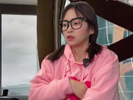 返场刀皮怎么选呢#三角洲行动 #三角洲刀皮返场 #怜悯 #一人分饰多角 #VGN周听