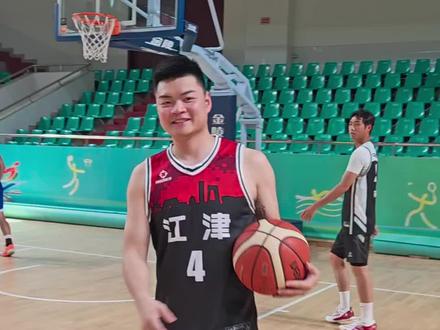 猜梁平会拿出最强防守锁住王振么?
渝BA江津队17号首战