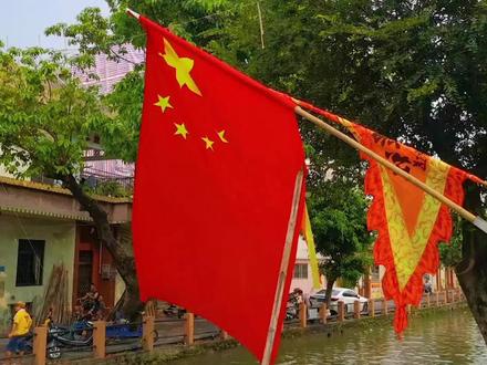龙舟为什么赛后都沉入了河底? #抖出你的家乡 #龙舟比赛 #传统龙舟 #龙舟赛