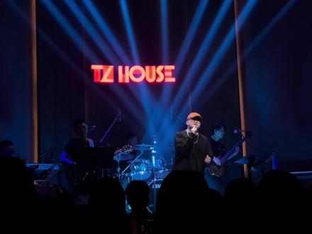 圆梦时刻❤️
终于是听到完整版了
而且是属于自己的完整版💕#tzhouse @刘珉轩