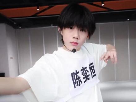 你们认可这个说法吗? #陈奕恒 #时代峰峻 #TF四代 #私联 #时代峰峻回应陈奕恒回归