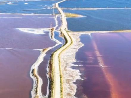 运城七彩盐湖池东五大变色区域路线和美景,以路灯杆为参照,分雨前雨后两天拍摄对比盐池颜色变化#运城 #山西运城 #盐湖 #运城盐湖 #旅游攻略