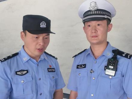 网友举报!站着骑摩托车的驾驶人,找到了 #摩托车 #交警 #改装