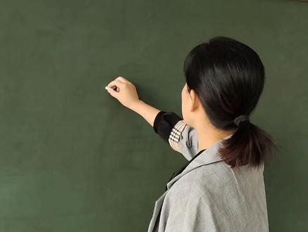 简易黑板报爱眼日黑板报 #黑板报 #爱眼日 #简笔画