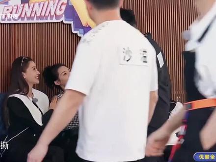 #奔跑吧综艺 好甜好甜。凯哥苗苗