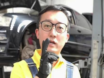 百闻不如一见的F1赛车刹车盘#汽车配件 #奥迪 #f1 #f1赛车 #刹车盘#汽车保养与维修 #每天一个用车知识 #陶瓷刹车盘