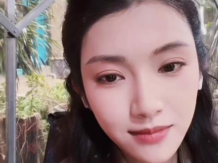 螺蛳粉公主亲口认证,超甜的啦#赵振栋 #卢鹿鹿 #爱在循环心动时