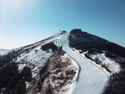 太舞最浪漫的雪道-华尔兹,也是和喜欢的人一定要一起滑的雪道~
#全民冰雪季 #太舞滑雪小镇 #华尔兹