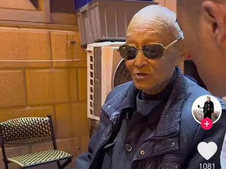 小振,默默关注你们好久了,如果有机会给谢尔比(brother)带个话,无所吊谓,就是想他了!