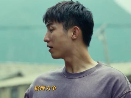 #岁月有情时 小满身上的灰是真实的,手里的钱却是假的。#黄景瑜 #张小满