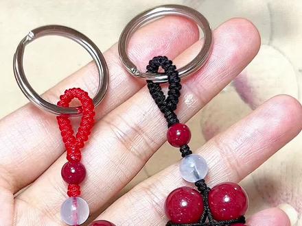 #编绳教程 #手工diy #绳结 闲置的珠子拿来编个五角星钥匙扣也不错❤️