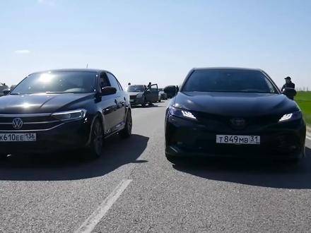 德系跟日系加速对比,3.5排量的凯美瑞居然跑不过大众的1.4T?