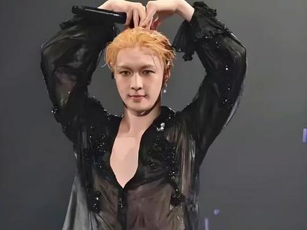 张艺兴退股染色体?看似放手,实则是内娱老板的格局升级!#ai创作浪潮计划 #张艺兴退股染色体娱乐 #张艺兴染色体股权变更 #张艺兴幕后掌舵染色体 #张艺兴四圣兽男团